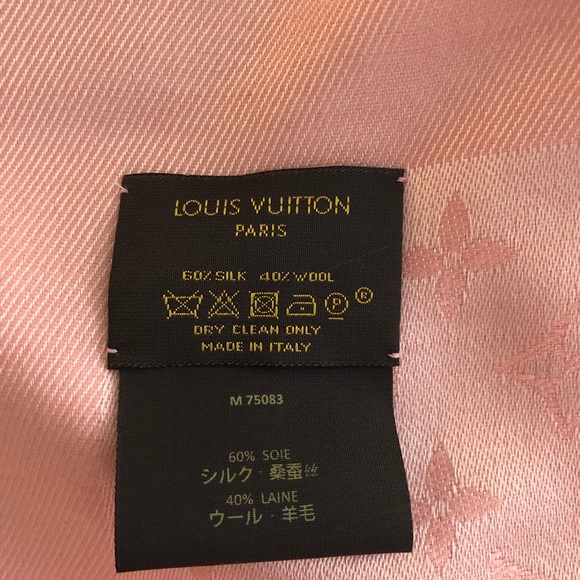 Louis Vuitton Wrap - Picture 4 of 5